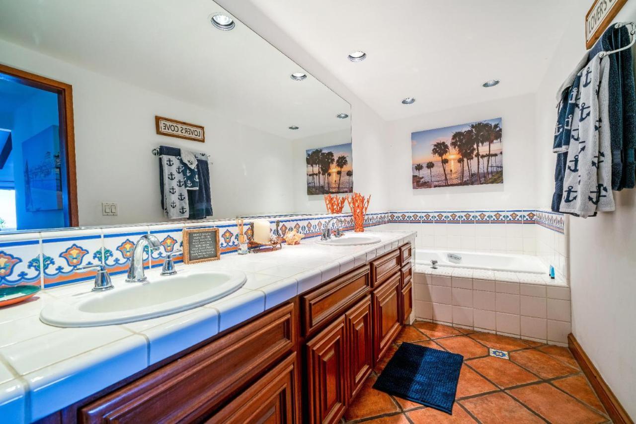 Gorgeous Oceanfront Villa With Panoramic Views อาวาลอน ภายนอก รูปภาพ