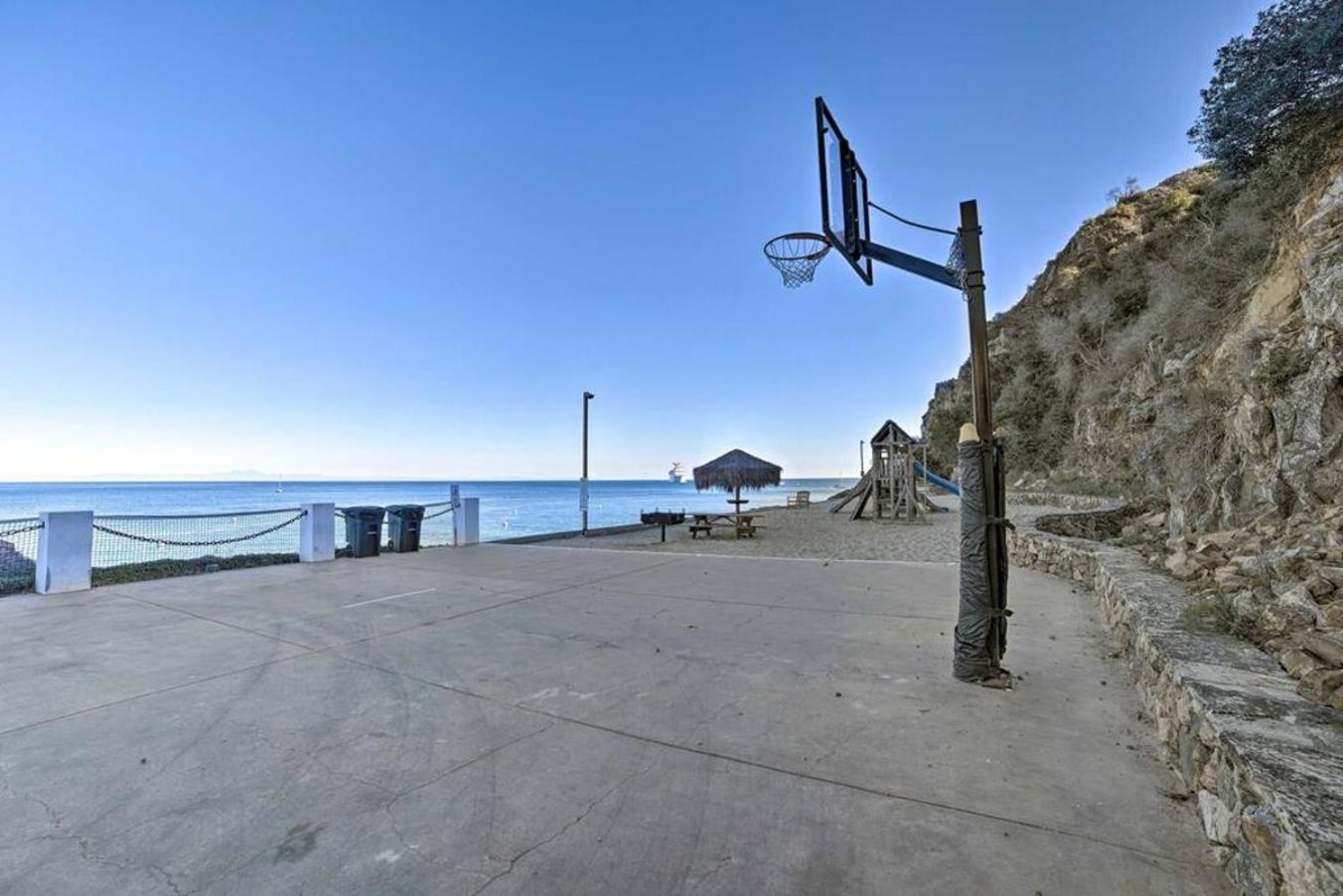 Gorgeous Oceanfront Villa With Panoramic Views อาวาลอน ภายนอก รูปภาพ
