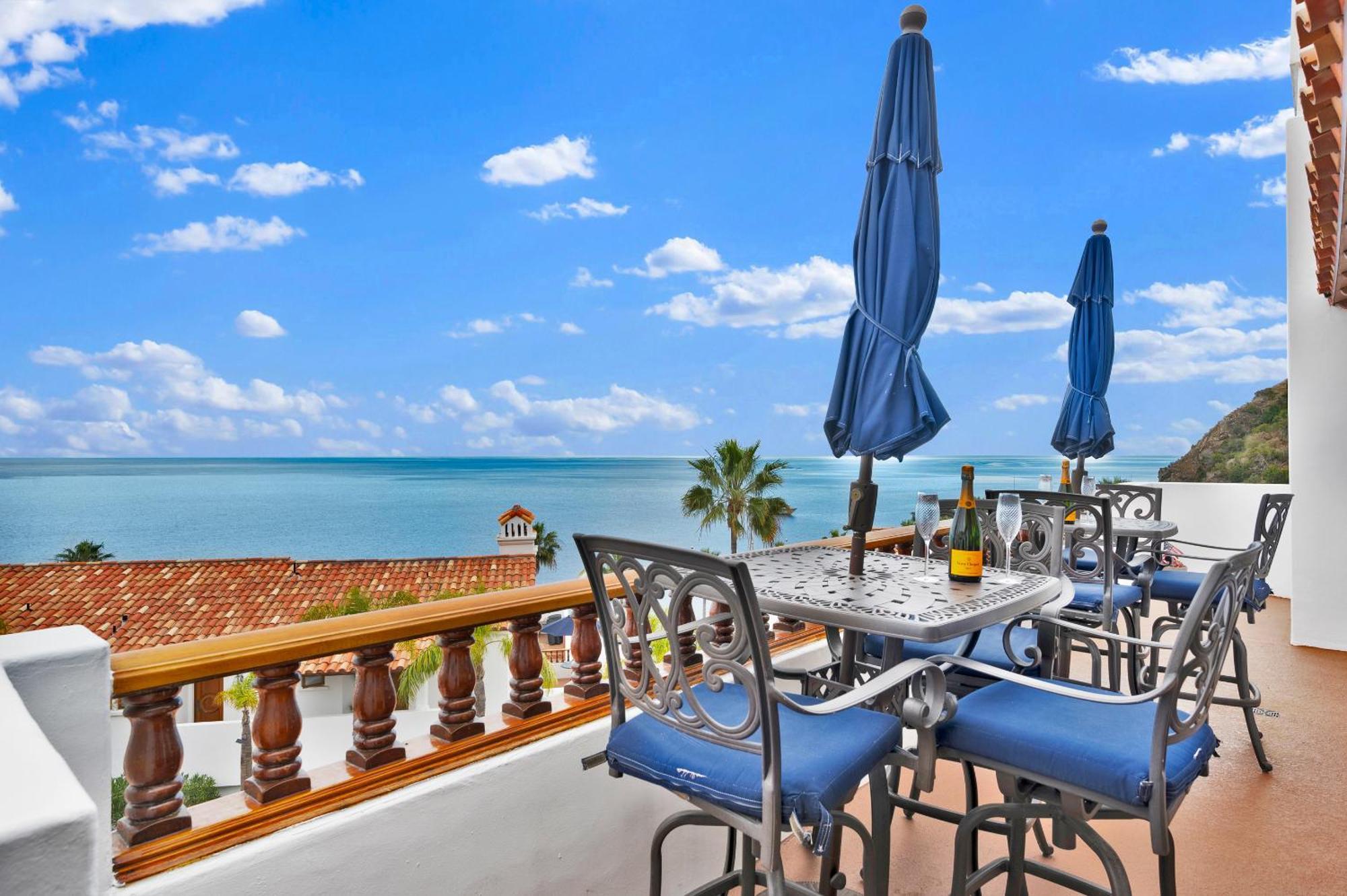 Gorgeous Oceanfront Villa With Panoramic Views อาวาลอน ภายนอก รูปภาพ